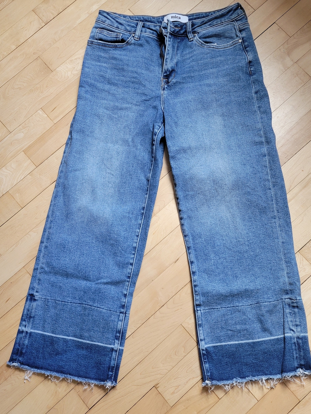 Mica Wide Leg Raw Hem Crop Jeans - Light Blue Size 28